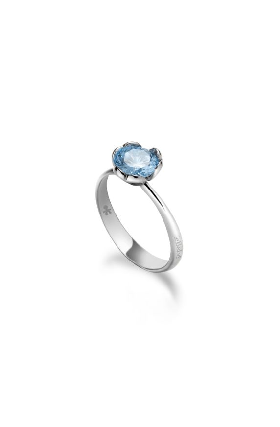 Lovely ♡ White Gold Ring with synthetic Blue Topaz
